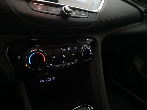 Used 2023 Buick Encore GX Preferred w/ Cold Weather Comfort Package AWD/4WD image 20