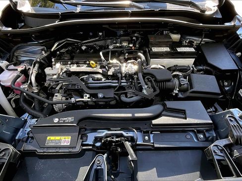 Used 2024 Toyota Corolla Cross L image 27