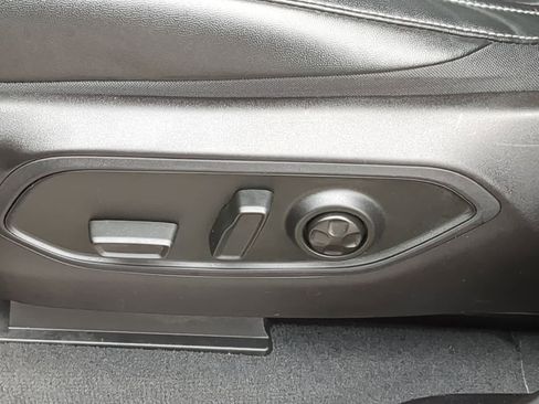 Certified 2024 Jeep Grand Cherokee Limited w/ Black Appearance Package image 17