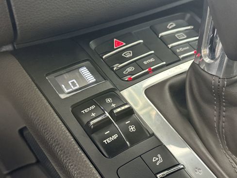 Used 2017 Porsche Macan S image 23