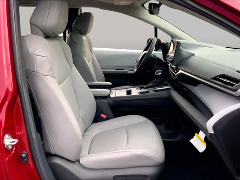 Certified 2026 Toyota Sienna XLE FWD image 9
