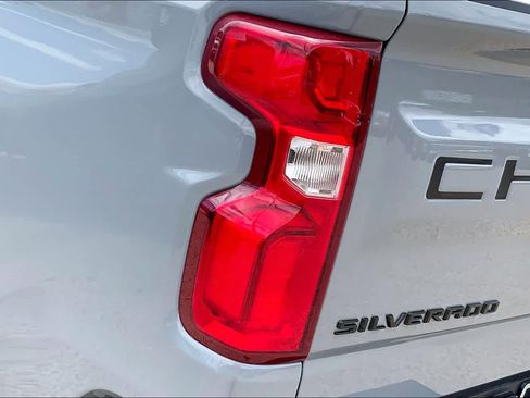 Used 2024 Chevrolet Silverado 1500 ZR2 w/ Technology Package AWD/4WD image 29
