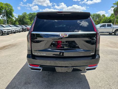 Used 2022 Cadillac Escalade ESV Premium Luxury image 5