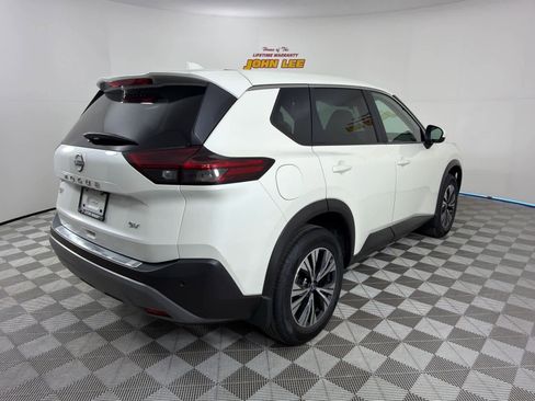 Used 2023 Nissan Rogue SV image 6