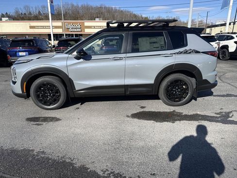 New 2026 Mitsubishi Outlander Trail Edition image 3
