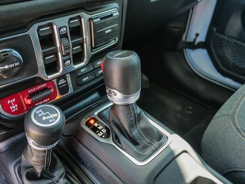 New 2026 Jeep Gladiator Sport AWD/4WD image 19