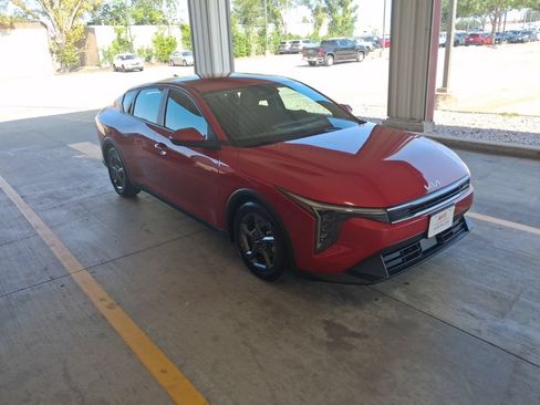 Used 2025 Kia K4 FWD image 6