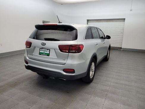 Used 2019 Kia Sorento AWD V6 image 9