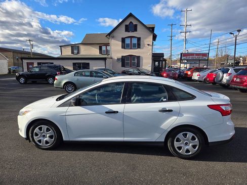 Used 2014 Ford Focus S image 9