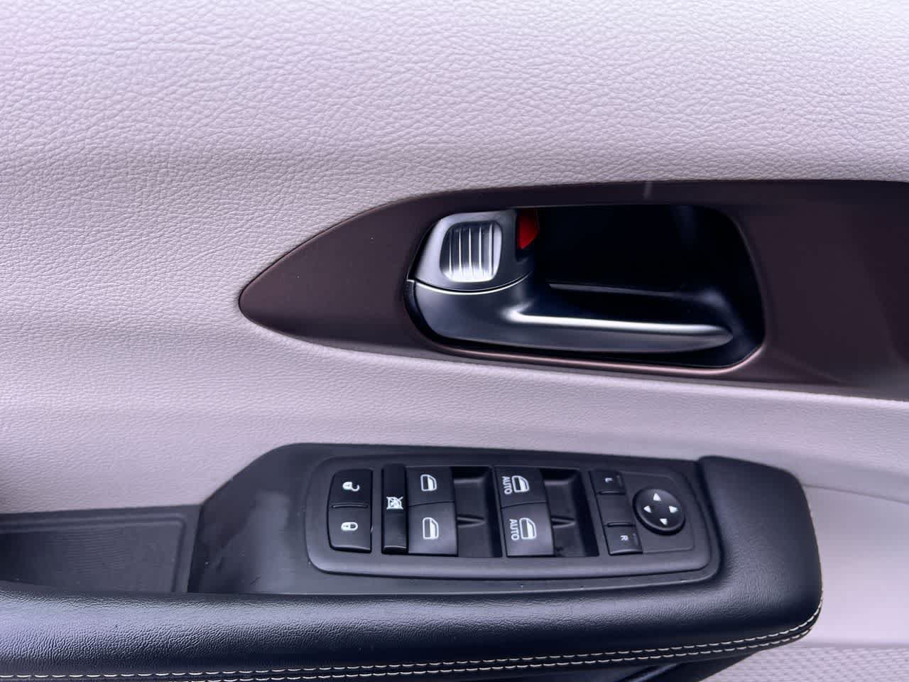 Used 2023 Chrysler Voyager LX FWD image 13