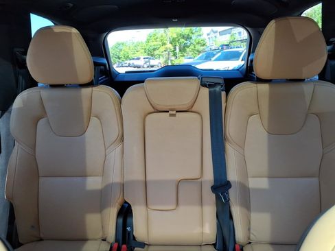 Used 2024 Volvo XC90 B6 Ultimate w/ Lounge Package AWD/4WD image 17
