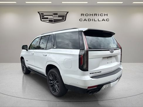 Certified 2023 Cadillac Escalade V w/ LPO, ONYX Package AWD/4WD image 11