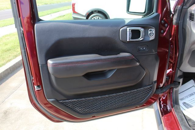 Used 2021 Jeep Gladiator Rubicon AWD/4WD image 11
