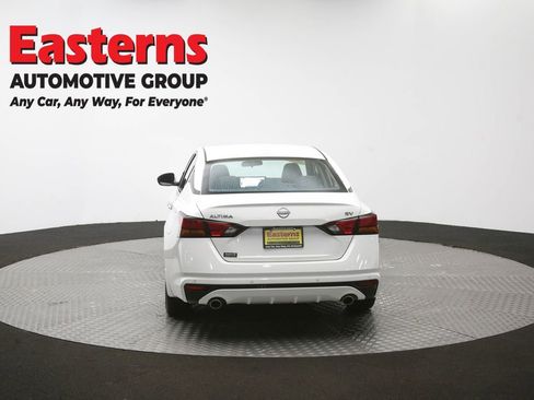 Used 2024 Nissan Altima 2.5 SV w/ SV Premium Package FWD image 36