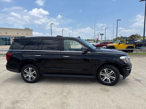 Used 2024 Ford Expedition Limited RWD image 17