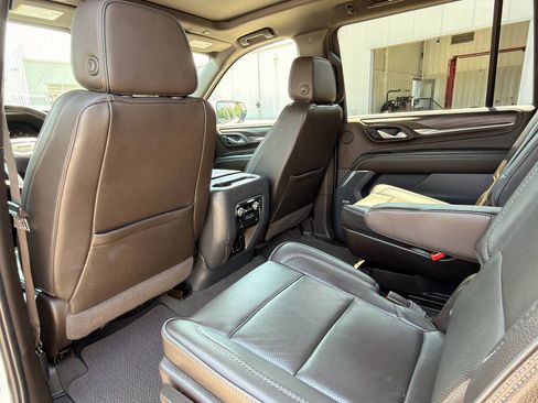 Used 2022 GMC Yukon XL Denali image 22