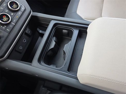 Used 2023 Land Rover Defender 130 X-Dynamic SE image 26