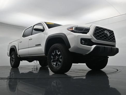 Used 2023 Toyota Tacoma TRD Off-Road w/ Advanced Technology Package AWD/4WD image 32