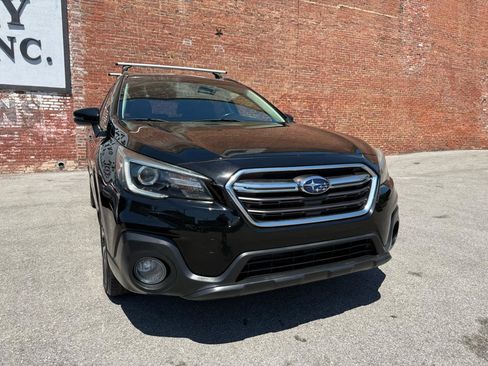 Used 2019 Subaru Outback 3.6R Touring AWD/4WD image 2