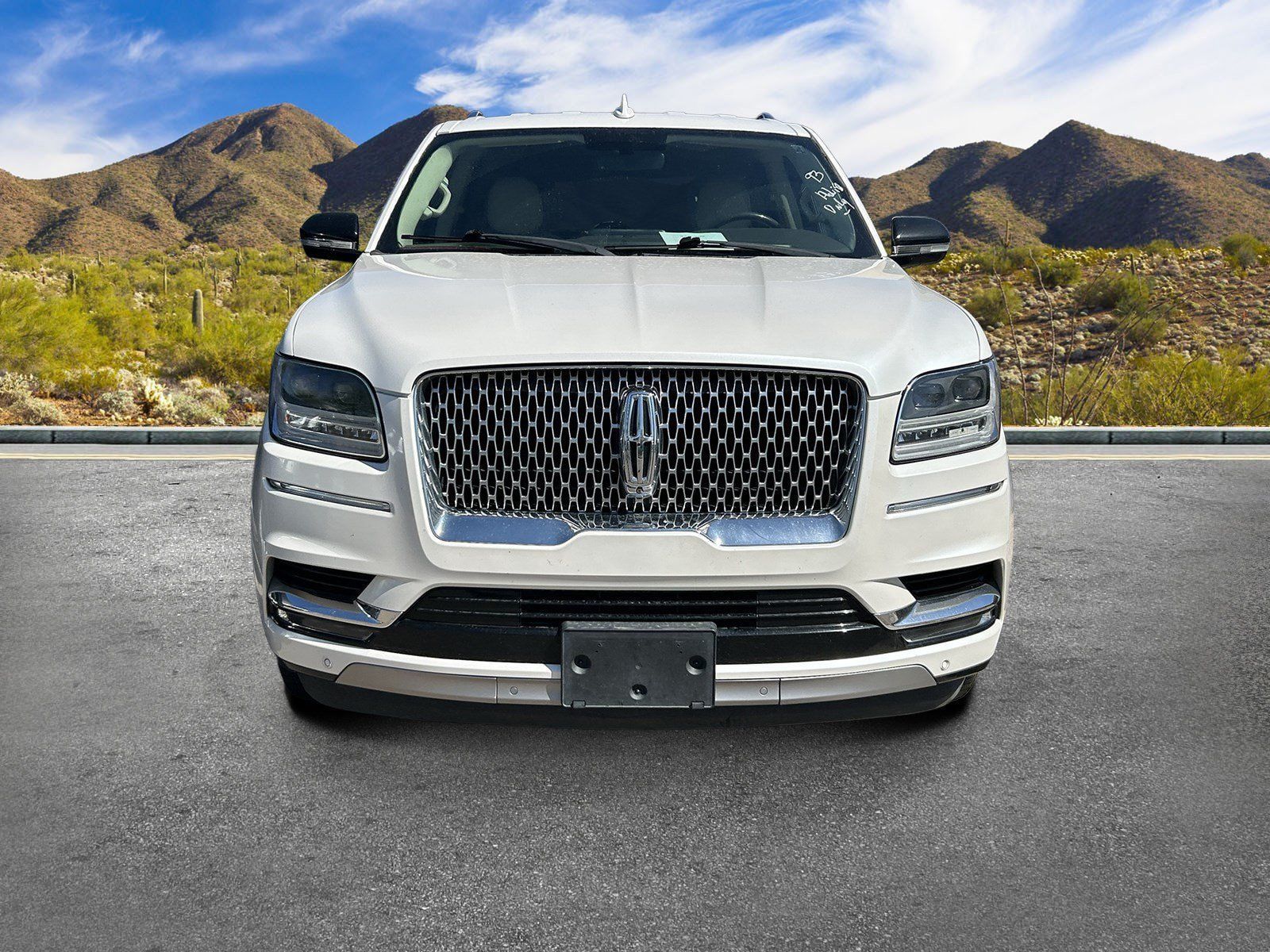 Used 2018 Lincoln Navigator Select RWD image 3