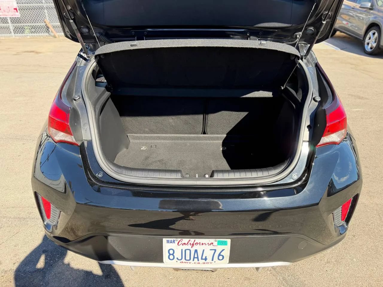 Used 2019 Hyundai Veloster 2.0 FWD image 29