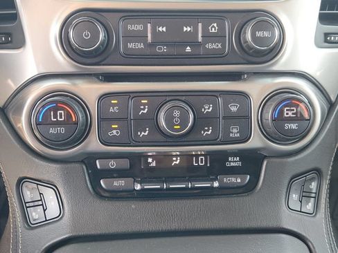 Used 2020 Chevrolet Tahoe Premier w/ Premier 6.2L Value Package AWD/4WD image 17