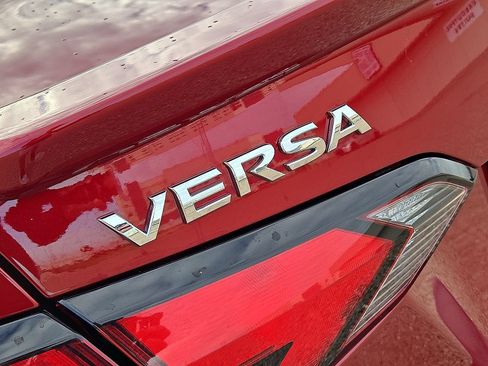 Used 2025 Nissan Versa SR FWD image 11