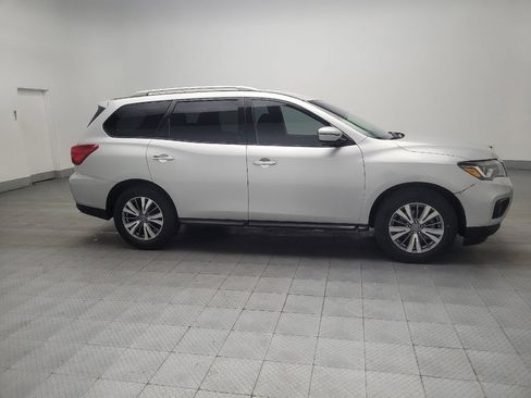 Used 2019 Nissan Pathfinder SV image 11