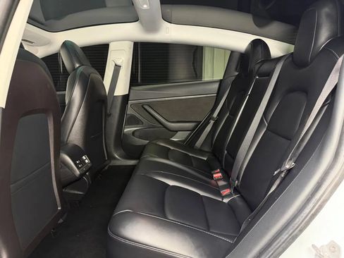 Used 2020 Tesla Model 3 Standard Range RWD image 17