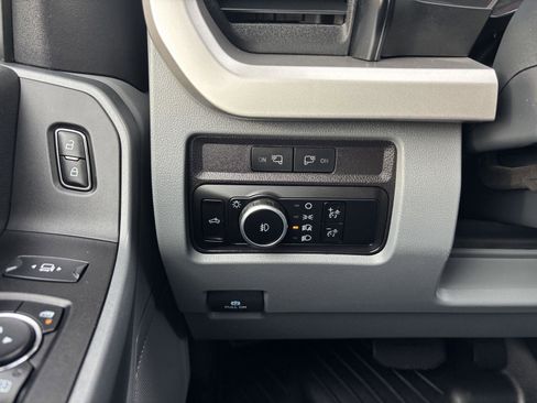 Used 2024 Ford F350 XLT w/ FX4 Off-Road Package image 17