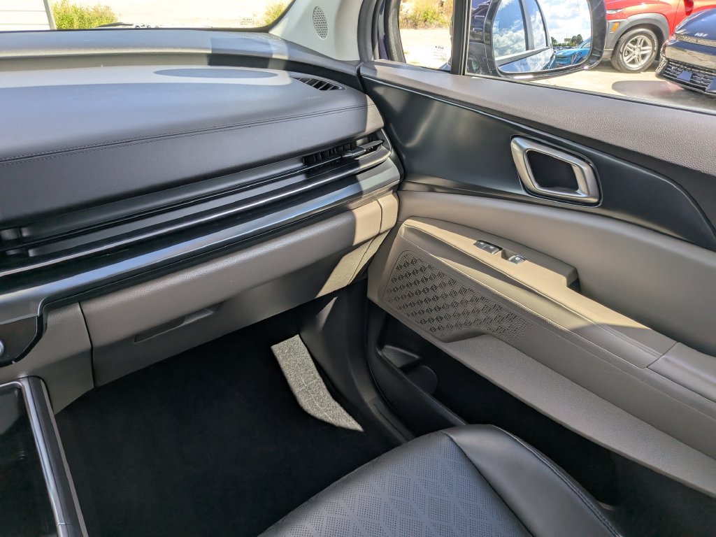 Certified 2026 Kia Carnival FWD image 16