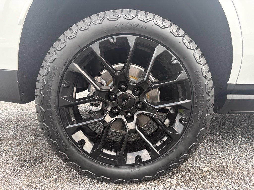 Used 2026 GMC Yukon AT4 Ultimate w/ LPO, Floor Liner Package AWD/4WD image 21