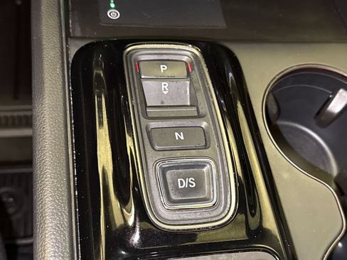 Used 2025 Honda Pilot TrailSport image 31