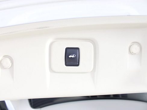 Used 2016 Nissan Murano SL w/ Cargo Package FWD image 19