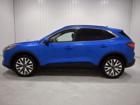 Used 2020 Ford Escape Titanium AWD/4WD image 25