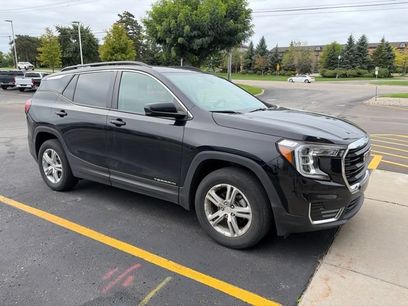 Used 2024 GMC Terrain SLE w/ Driver Convenience Package