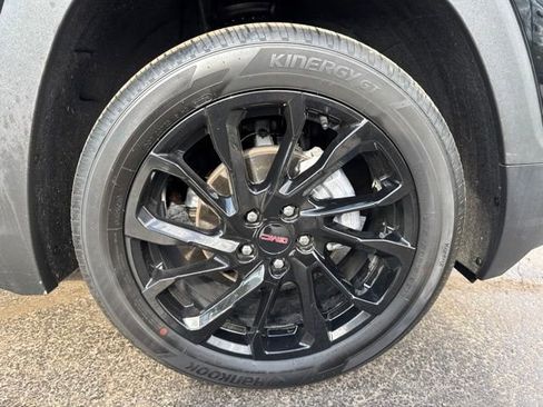 Used 2024 GMC Terrain SLT w/ Elevation Edition AWD/4WD image 31