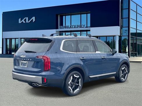 New 2025 Kia Telluride S image 11