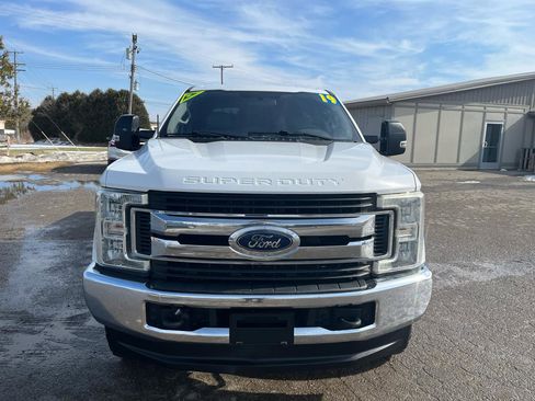 Used 2019 Ford F250 XL w/ Power Equipment Group image 8