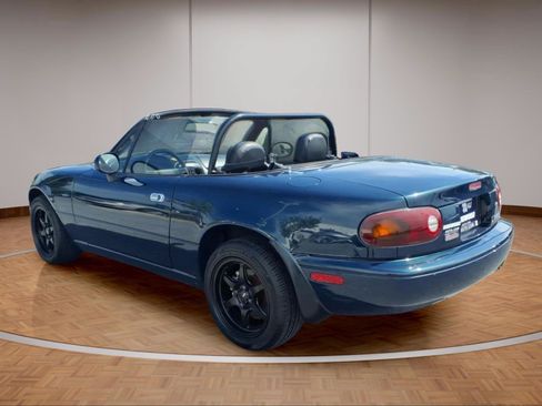 Used 1997 MAZDA MX-5 Miata RWD image 4