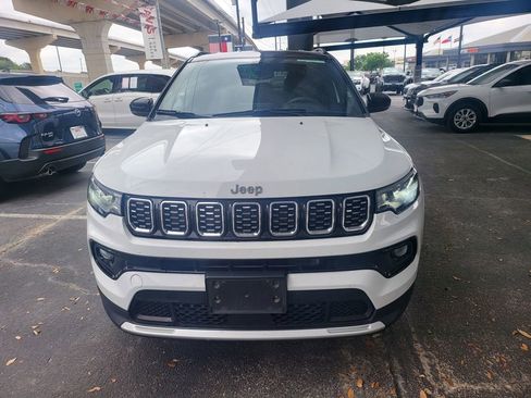 Used 2025 Jeep Compass Limited image 2