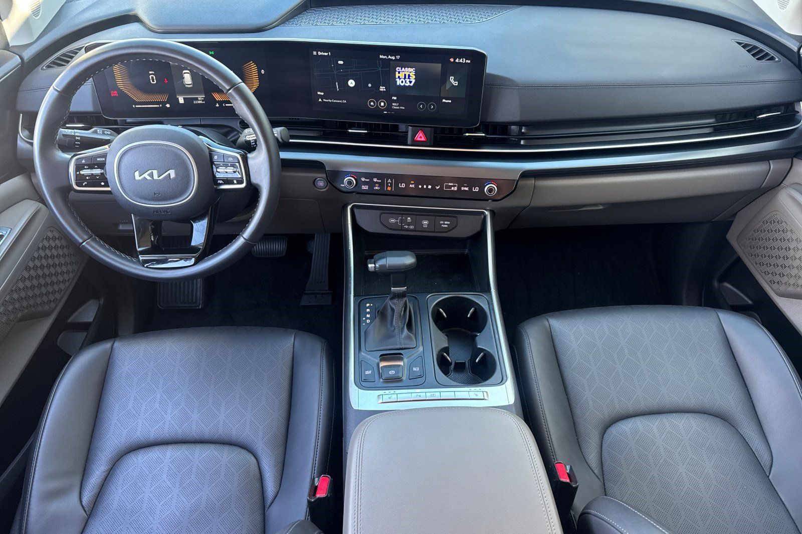 Used 2026 Kia Carnival FWD image 15