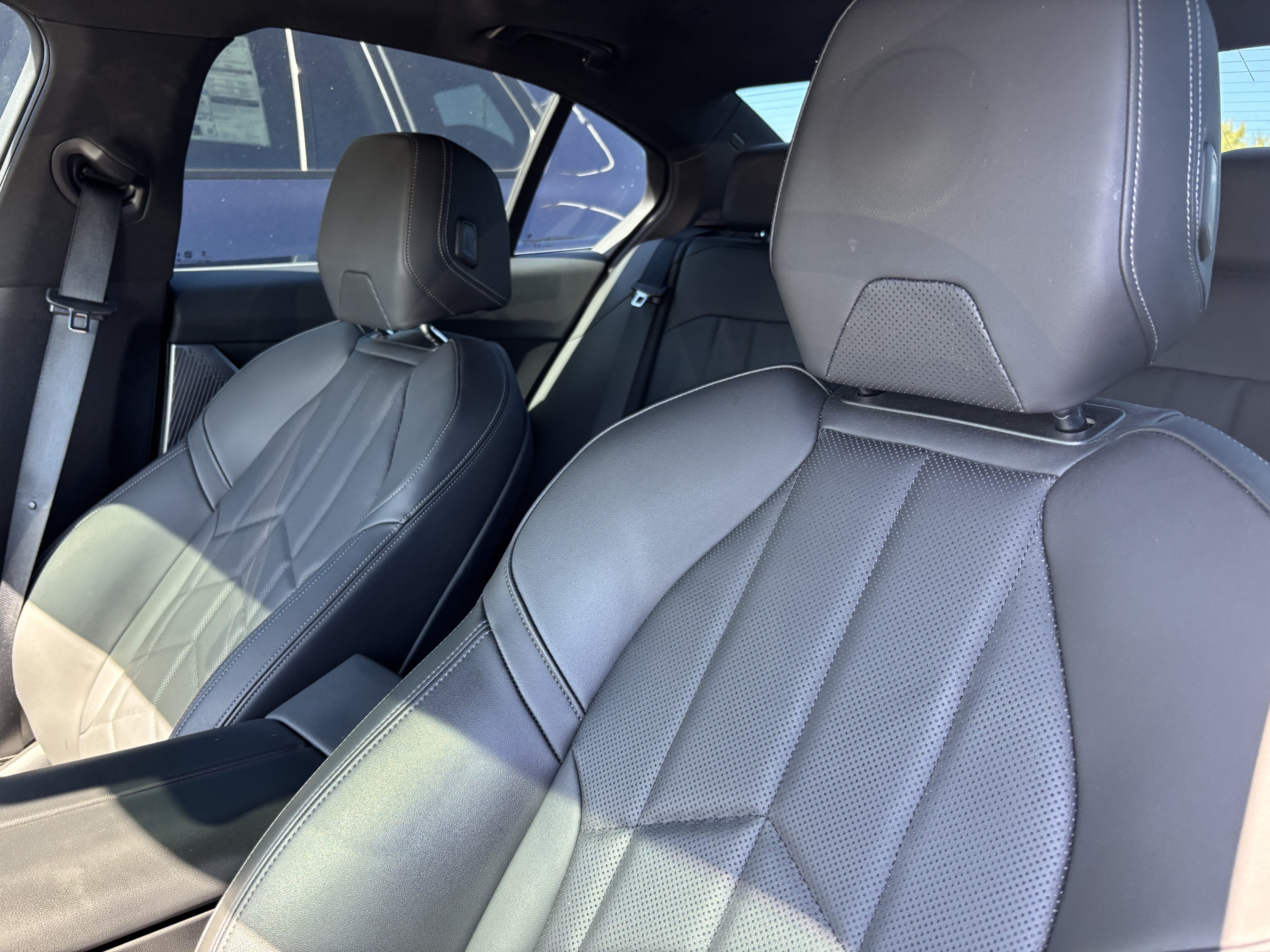 Used 2024 BMW i5 eDrive40i w/ M Sport Package RWD image 17
