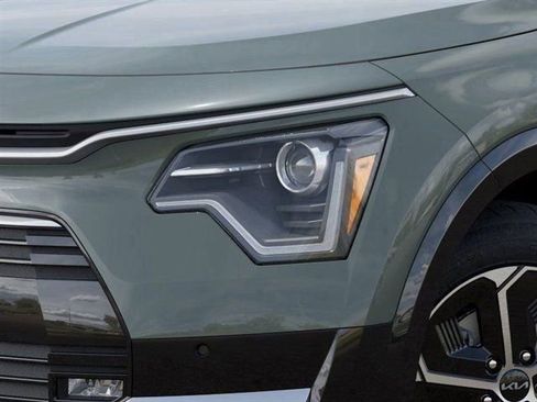 New 2026 Kia Niro SX FWD image 10