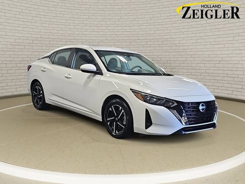 Used 2025 Nissan Sentra SV FWD image 3
