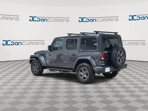 Used 2018 Jeep Wrangler Unlimited Sport S AWD/4WD image 6