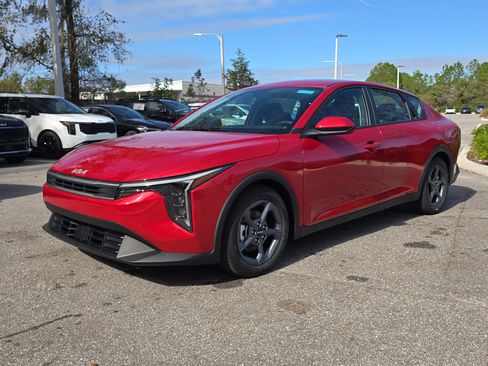 New 2025 Kia K4 LXS image 4