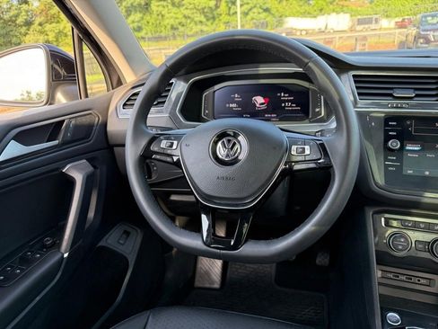 Used 2020 Volkswagen Tiguan SEL w/ Tiguan Three-Row MDO Package image 12
