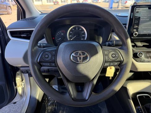 Used 2020 Toyota Corolla LE image 14