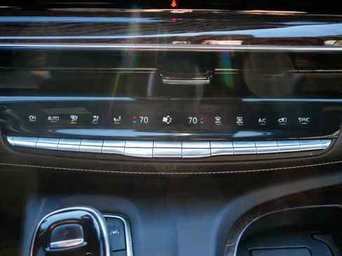 Used 2023 Cadillac Escalade Sport Platinum w/ LPO, ONYX Package image 23